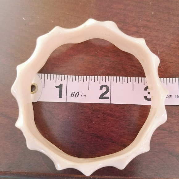 Vintage, Acrylic Bracelet - Picture 7 of 8